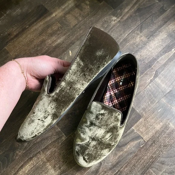 Olive Green Velvet Birdies - Picture 2 of 6